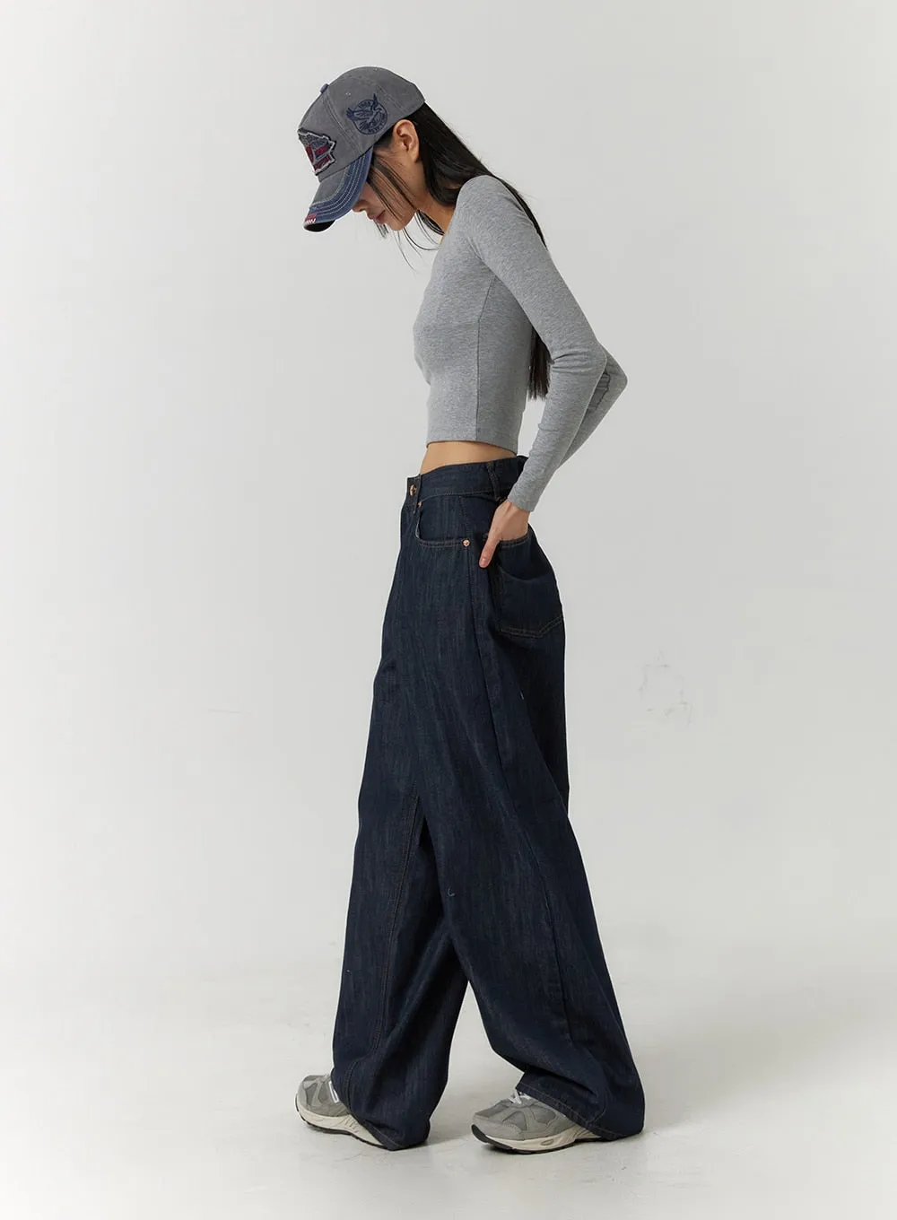 Back Button Wide Leg Jeans CF407