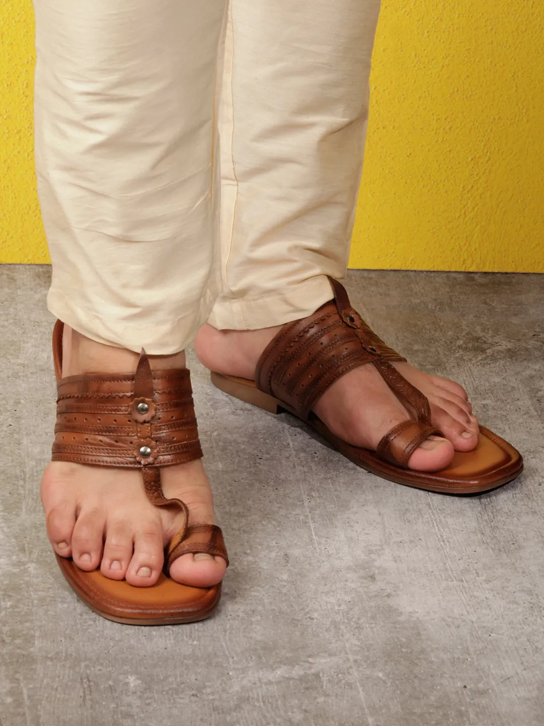 Men Tan Sandal / Slipper (ID4231)