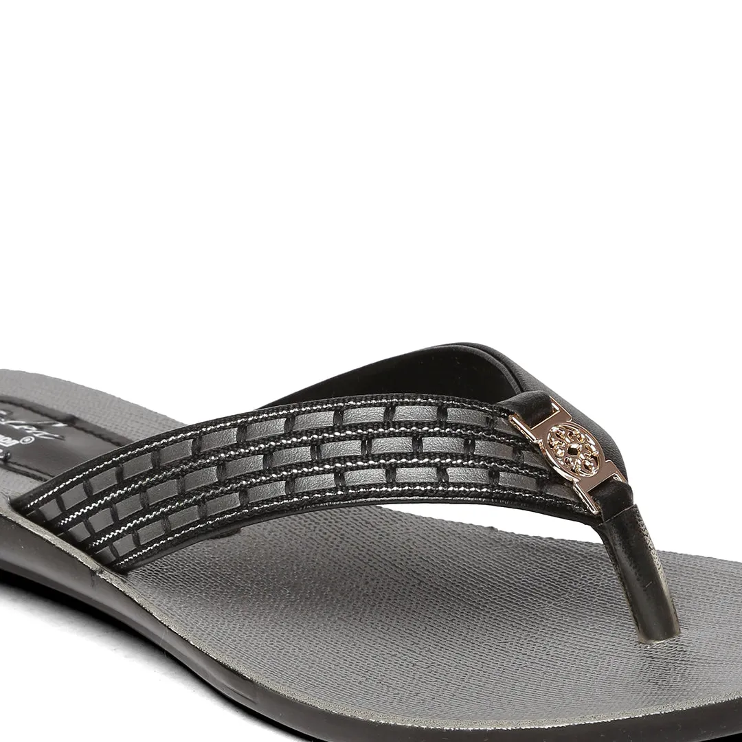 Paragon PU7923L Women Stylish Lightweight Flipflops | Comfortable with Anti skid soles | Casual & Trendy Slippers | Indoor & Outdoor